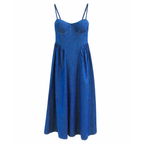 Vestido de mujer estilo parisino con top de tirantes y falda amplia
