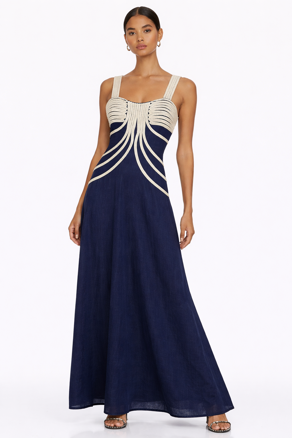 Vestido largo de mujer con detalle de hilo en busto y tirantes anchos