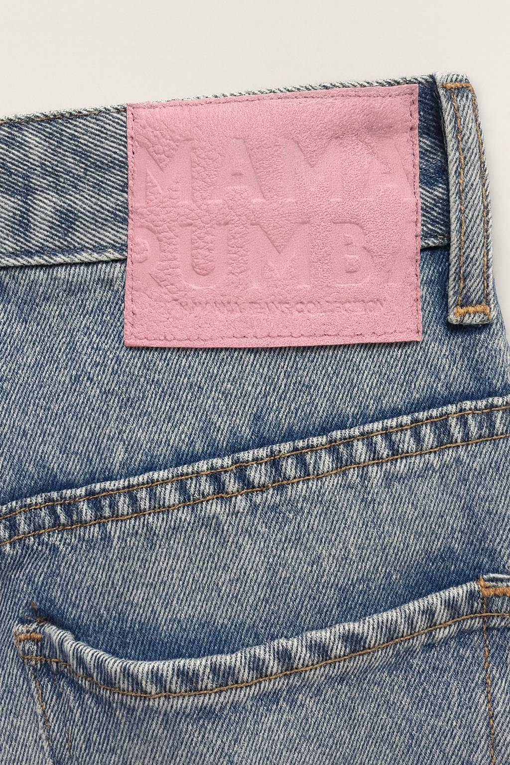 Vaquero bordado de pierna recta