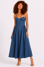 Vestido de mujer estilo parisino con top de tirantes y falda amplia