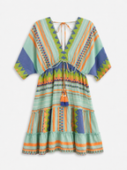 Vestido corto de mujer estilo playero con cuello en V y mangas anchas