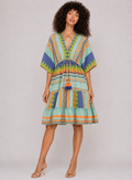 Vestido corto de mujer estilo playero con cuello en V y mangas anchas